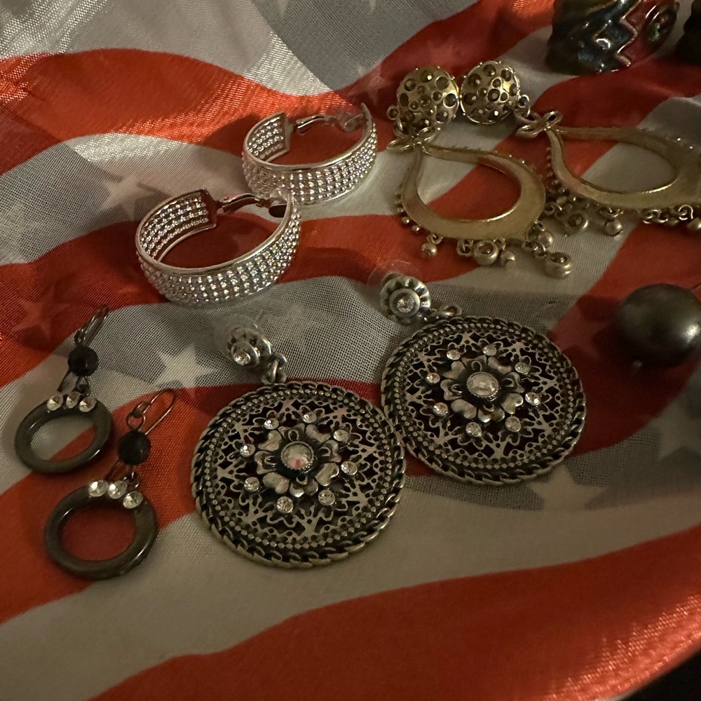 Earrings. 9 pairs. Variety size and color.